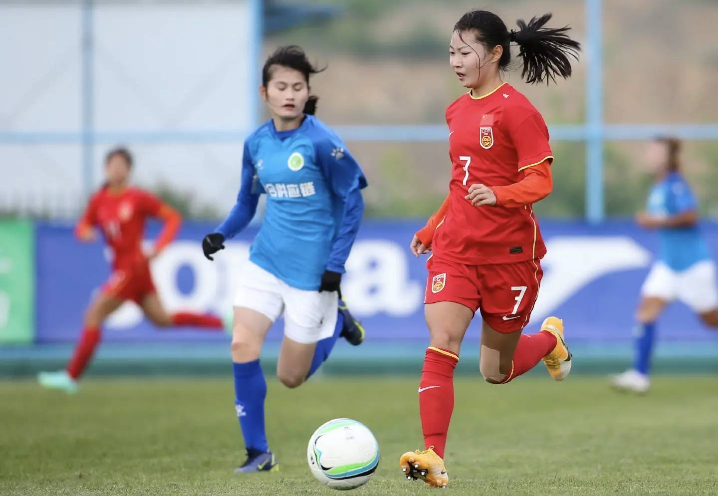 武夷山女足训练汇聚,为县青年比赛冠军备战 武夷山女足训练汇聚,为县青年比赛冠军备战