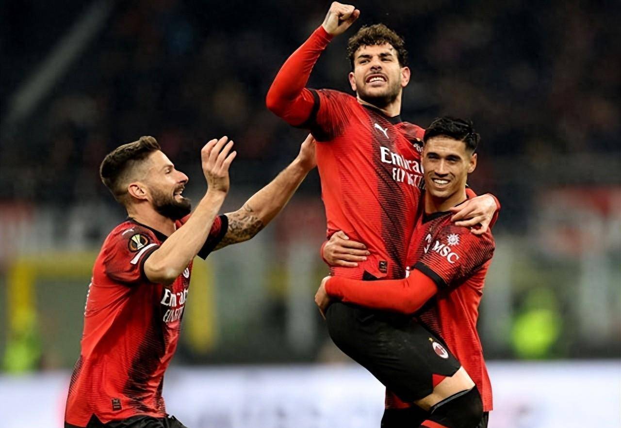 AC米兰主场对阵罗马,鏖战至最后 AC米兰主场对阵罗马,鏖战至最后