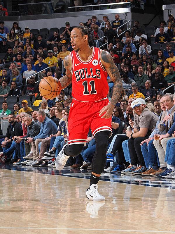 步行者客场击败黄蜂,韦德复出贡献全力 步行者客场击败黄蜂,韦德复出贡献全力