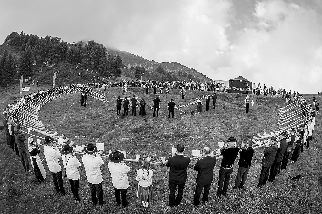 瑞士队获得惊险胜利,吹响晋级号角 瑞士队获得惊险胜利,吹响晋级号角