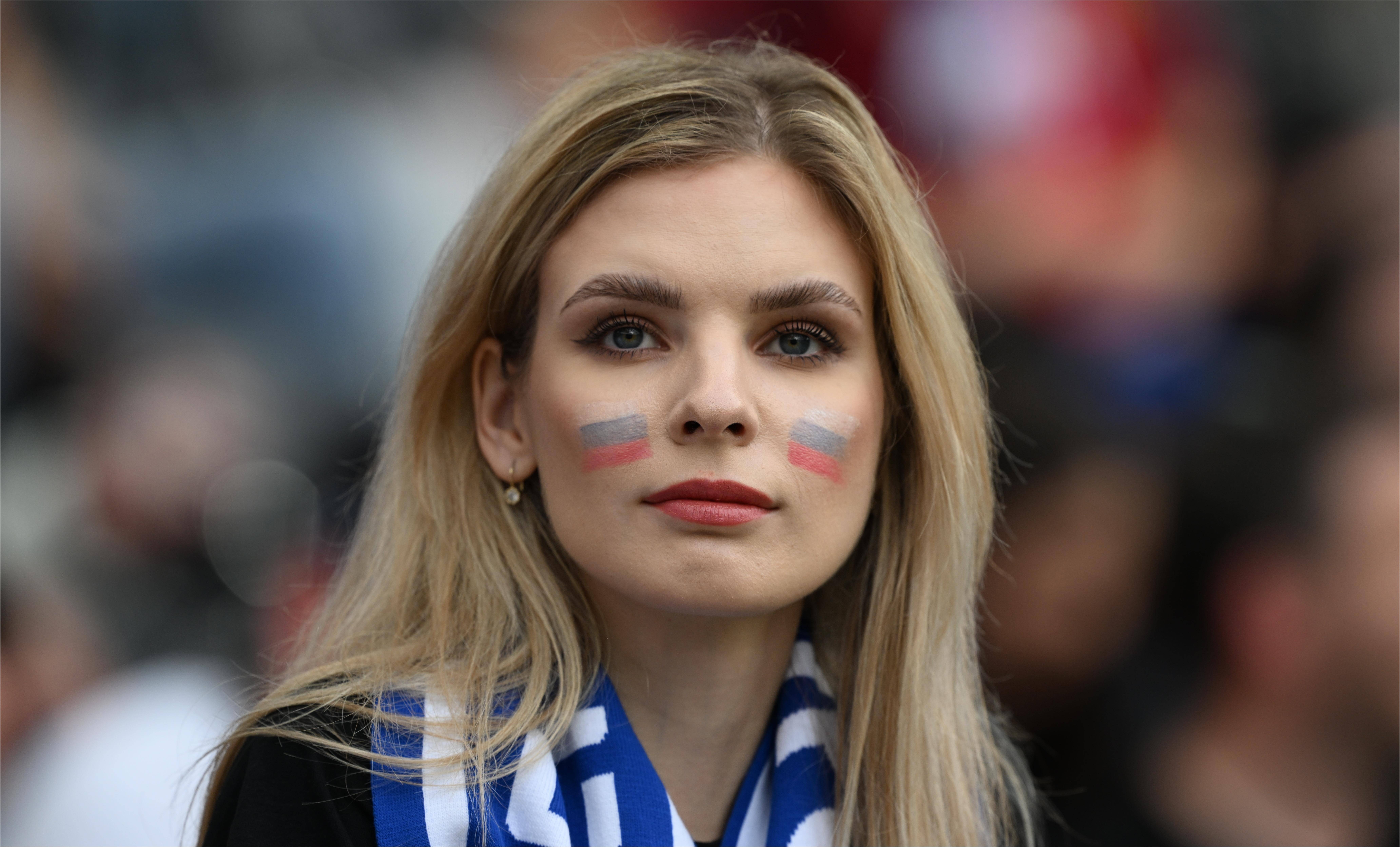 比利时国家队备战与德国国家队的对决，球迷期待