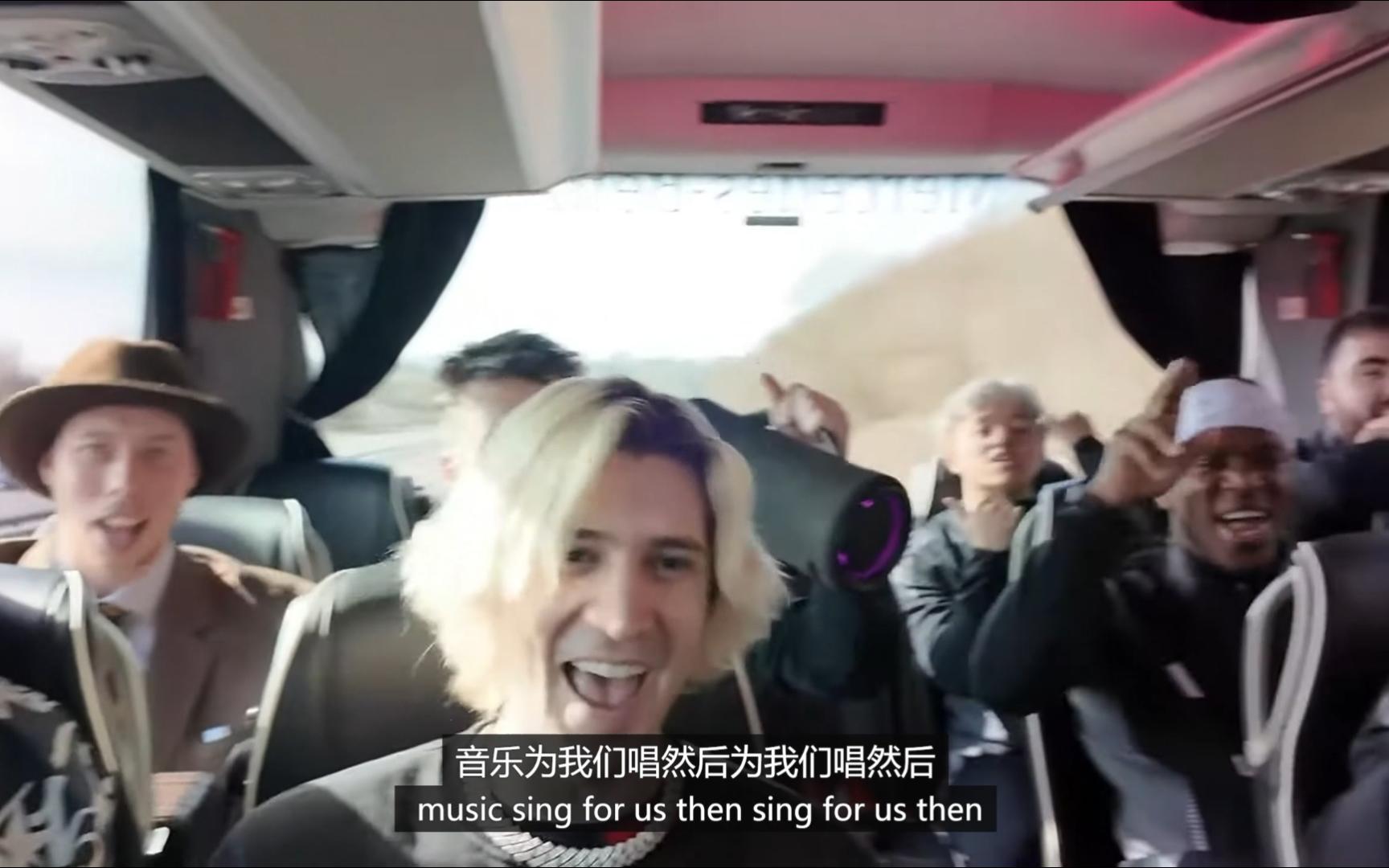 足球明星与音乐界的联合慈善演出引发关注 足球明星与音乐界的联合慈善演出引发关注