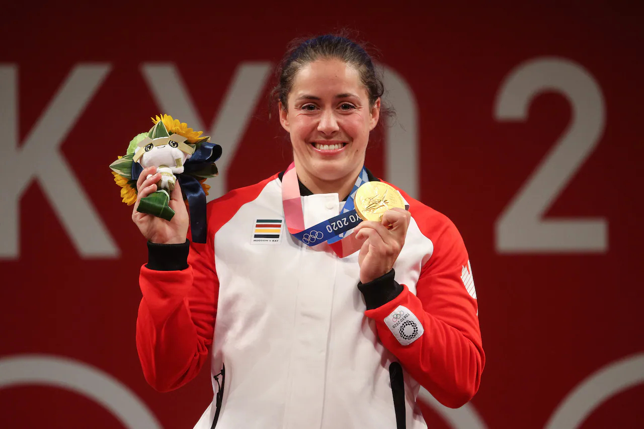 加拿大举重选手斩获金牌<a href=