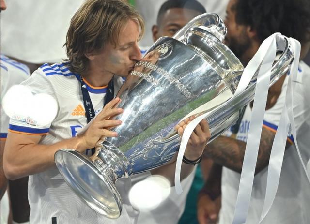 皇马逆袭惊艳,莫德里奇神助助力晋级欧冠半决赛 皇马逆袭惊艳,莫德里奇神助助力晋级欧冠半决赛